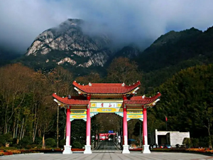 煙雨下游黃山，看別樣景色，南京大展團(tuán)建圓滿(mǎn)結(jié)束